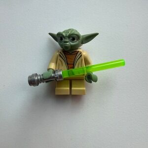 LEGO Star Wars Clone Wars Yoda‎ Minifigure with Green Lightsaber Toy Figurine